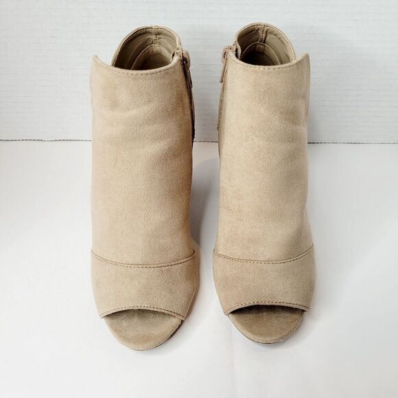 APT 9 Clock Tan Women's Peep Toe Ankle Booties Faux Suede Zipper Size 7 Med EUC - Picture 3 of 12